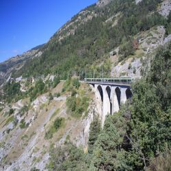 BLS-Lotschberger-Luogelkinviaduct-Dubbele-Lotschberger-RABe-535